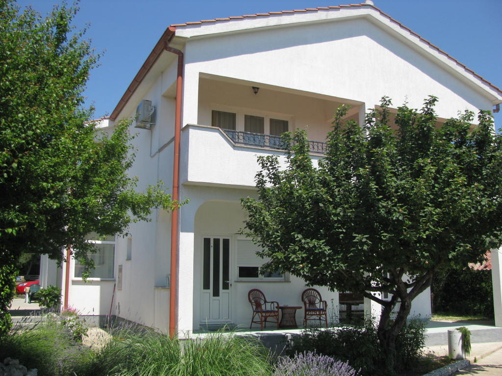 Rooms Hodanic Крк Екстер'єр фото