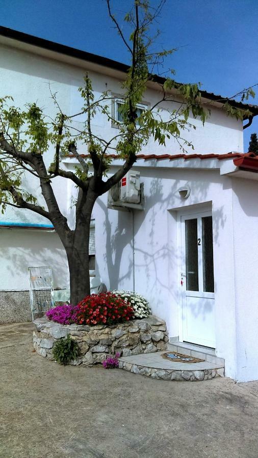 Rooms Hodanic Крк Екстер'єр фото